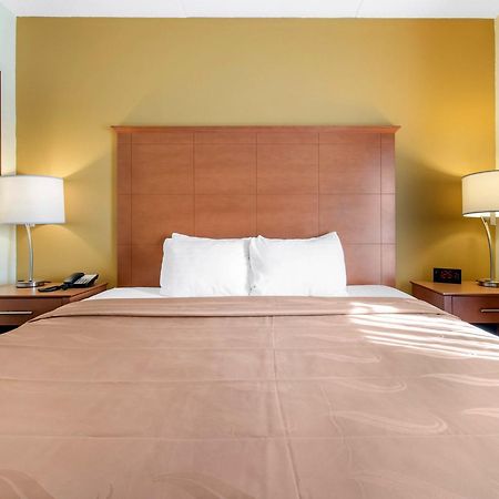 Clarion Hotel & Suites University-Shippensburg Exteriér fotografie