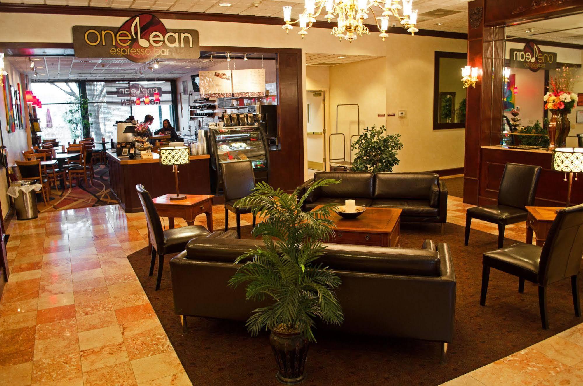 Clarion Hotel & Suites University-Shippensburg Exteriér fotografie