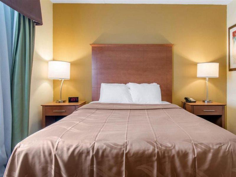 Clarion Hotel & Suites University-Shippensburg Exteriér fotografie
