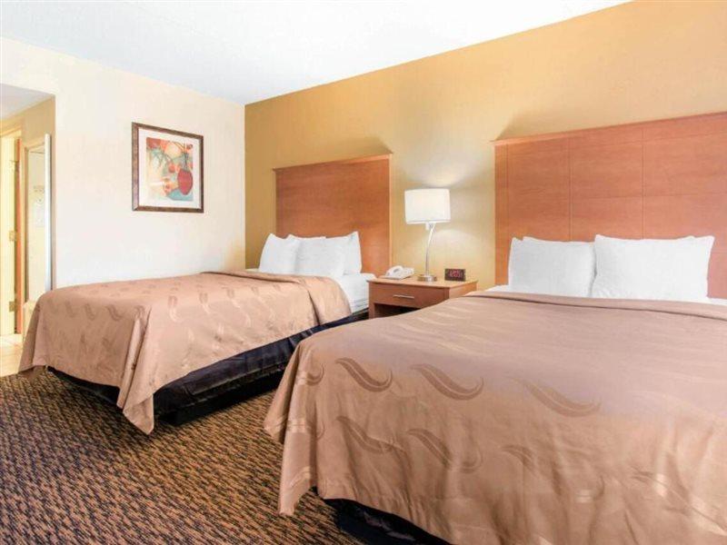 Clarion Hotel & Suites University-Shippensburg Exteriér fotografie
