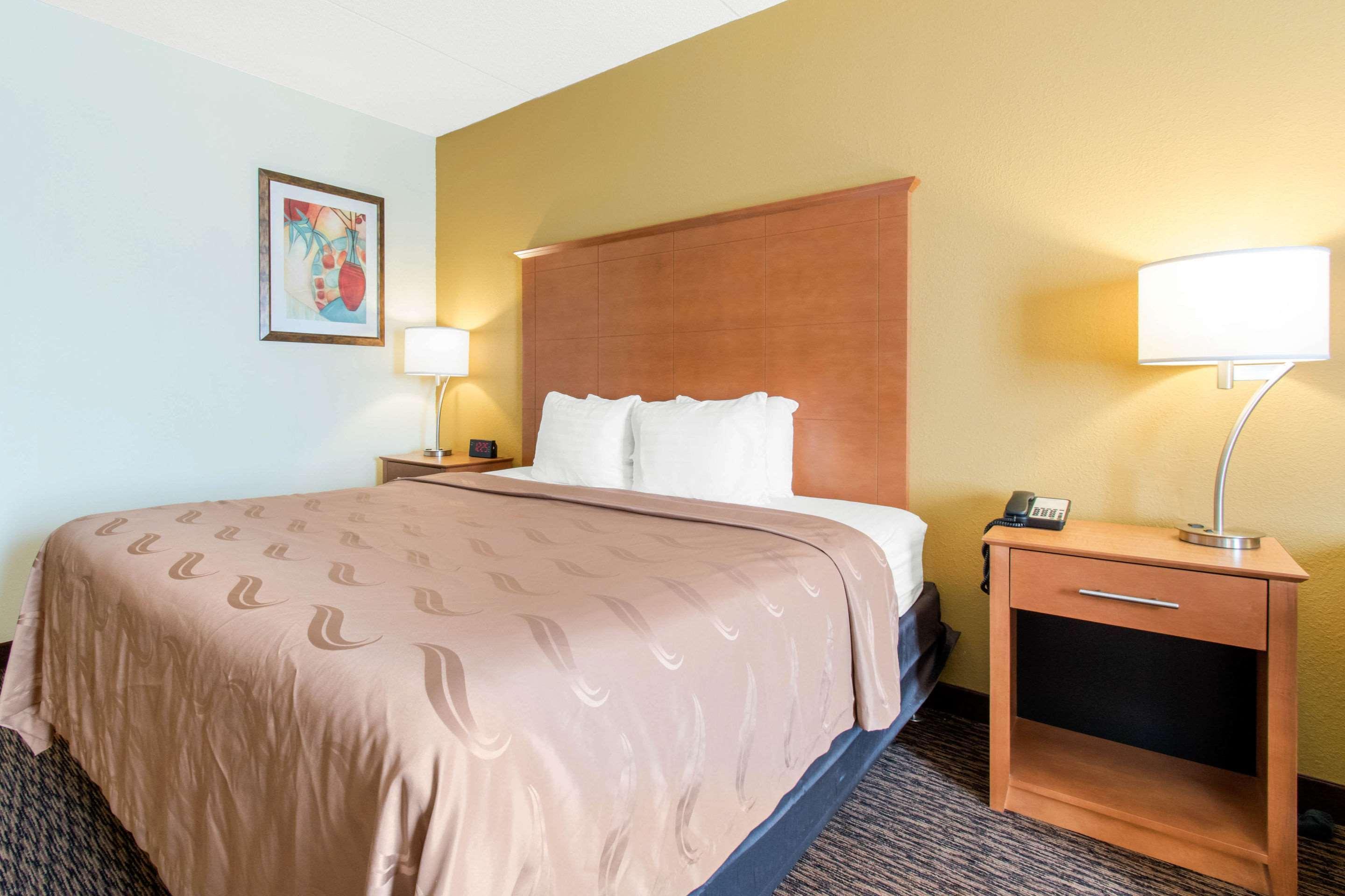Clarion Hotel & Suites University-Shippensburg Exteriér fotografie