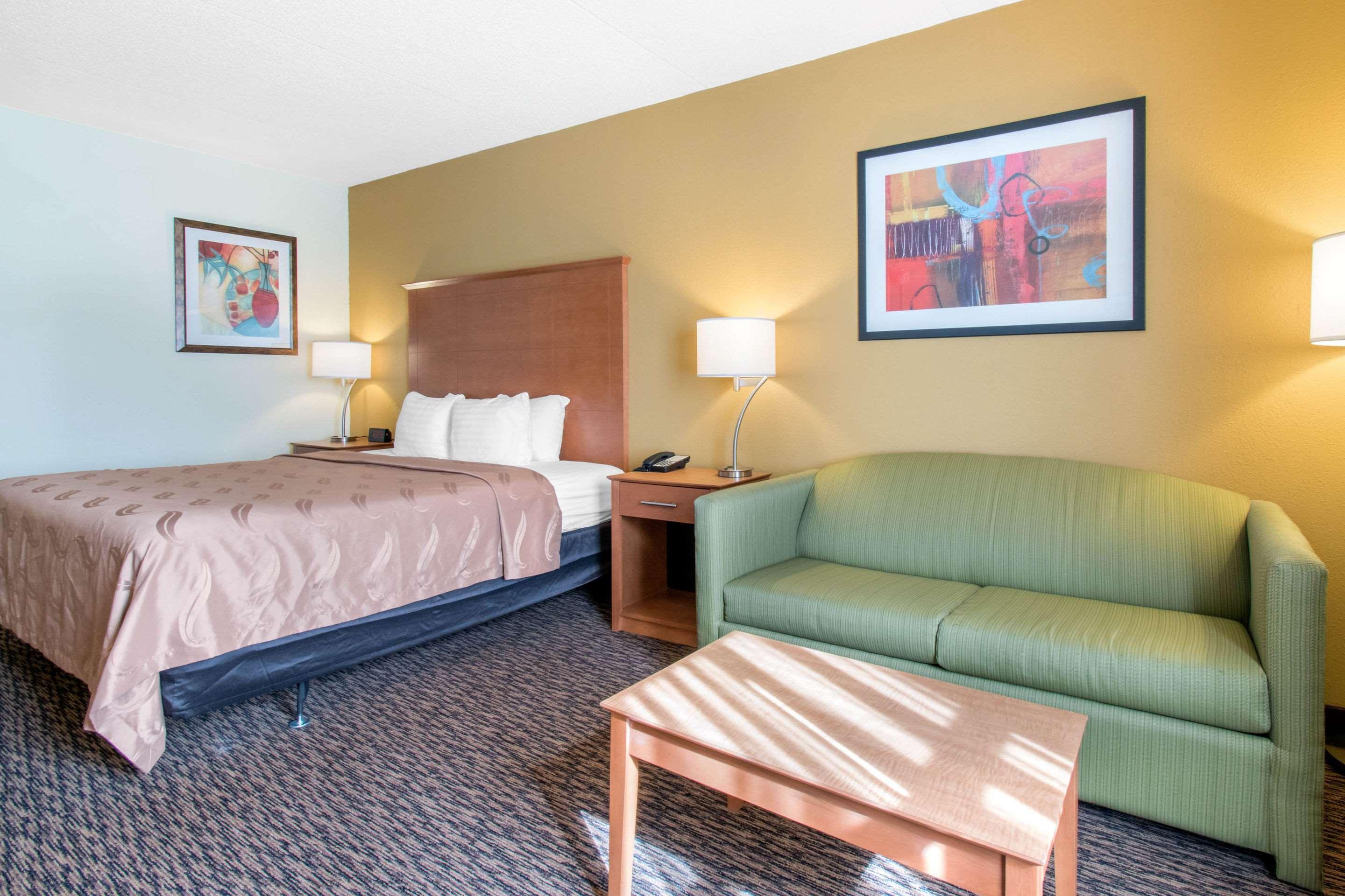 Clarion Hotel & Suites University-Shippensburg Exteriér fotografie