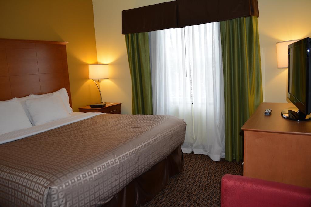 Clarion Hotel & Suites University-Shippensburg Exteriér fotografie
