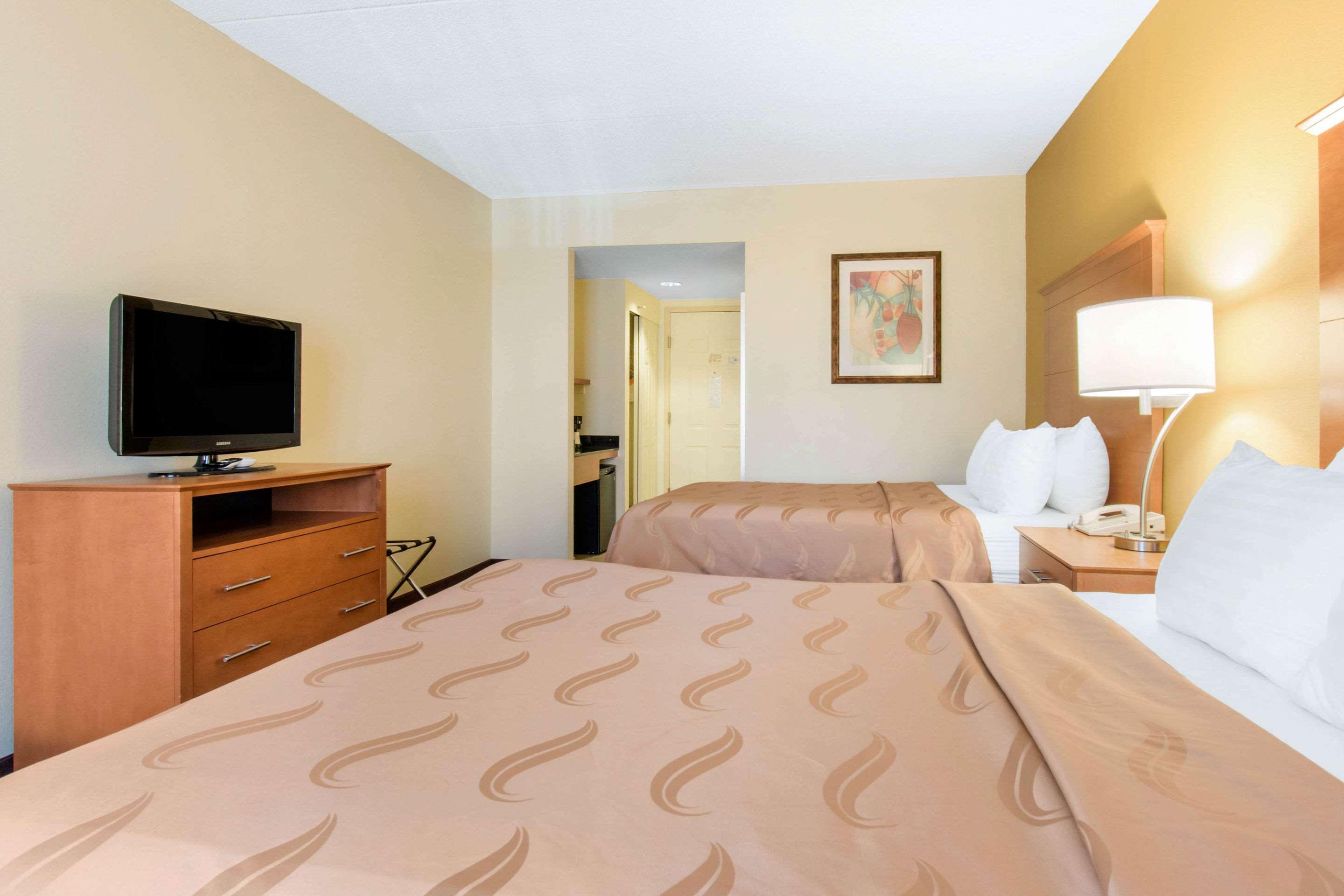 Clarion Hotel & Suites University-Shippensburg Exteriér fotografie