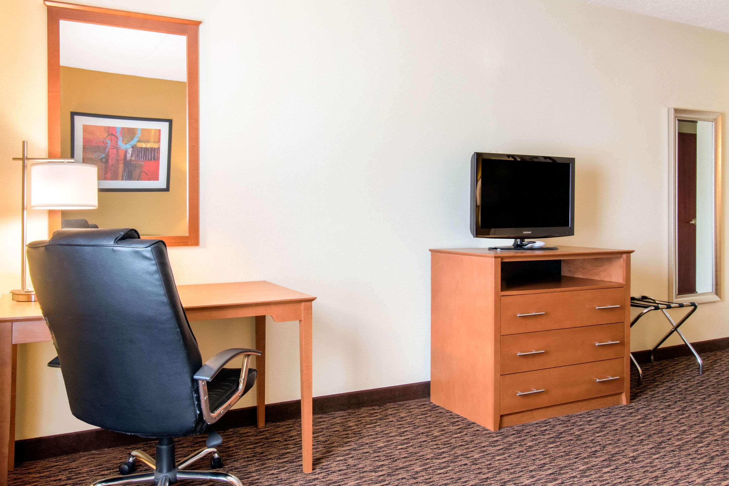 Clarion Hotel & Suites University-Shippensburg Exteriér fotografie