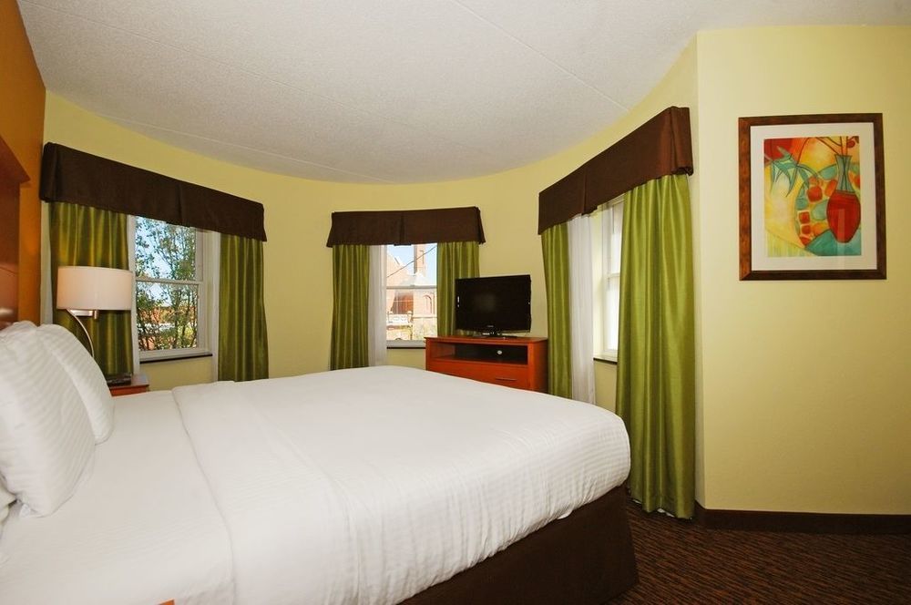 Clarion Hotel & Suites University-Shippensburg Pokoj fotografie