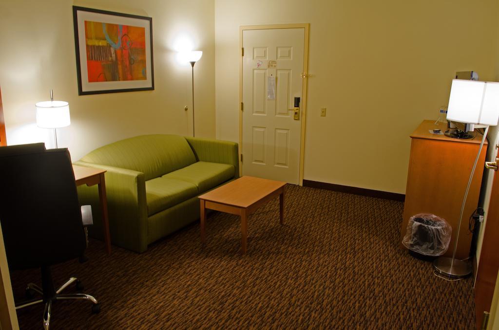 Clarion Hotel & Suites University-Shippensburg Exteriér fotografie
