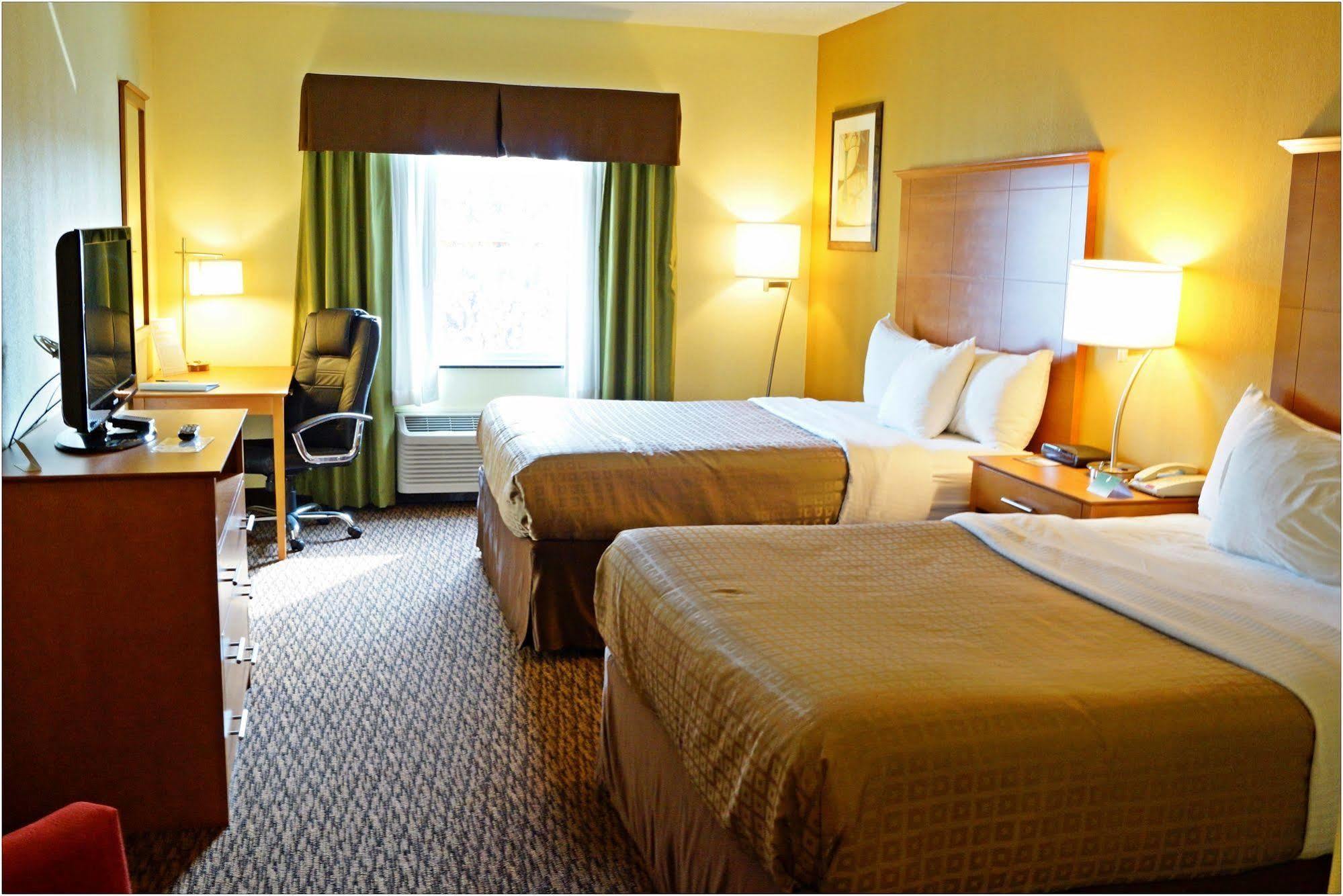 Clarion Hotel & Suites University-Shippensburg Exteriér fotografie