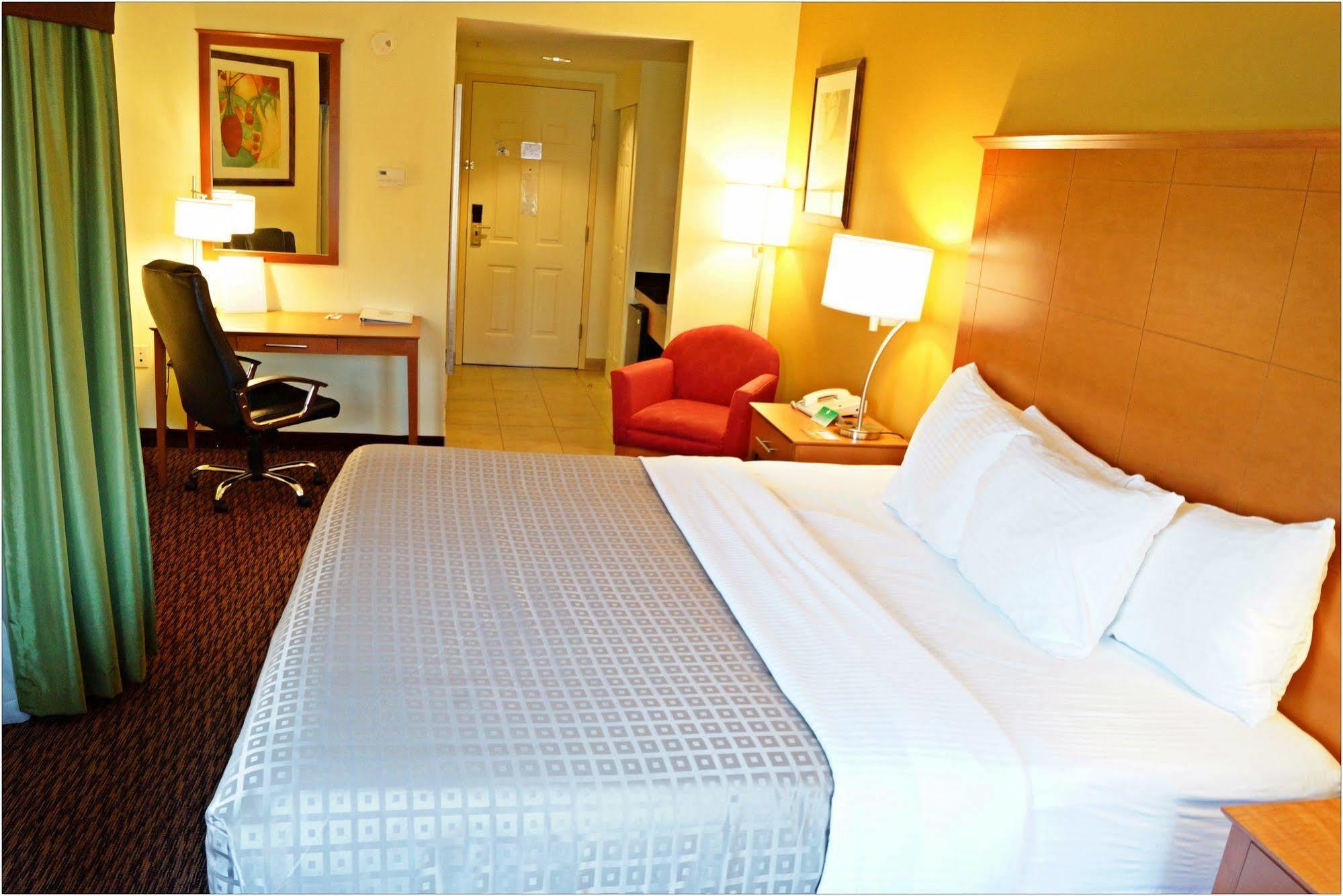 Clarion Hotel & Suites University-Shippensburg Exteriér fotografie